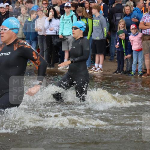 23.06.2024 - Viking Triathlon H.Heesch http://msf.ph/oto/6344490 23.06.2024 10:06:23 Schwimmen 18, 55, 59, 113, 141, 176, 217, 228, 267, 284, 307, 371, 505, 508, 511, 515, 538, 644 meine-sportfotos.de