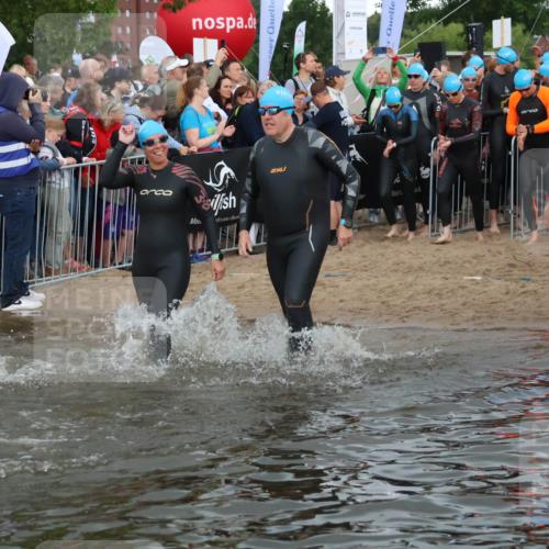 23.06.2024 - Viking Triathlon H.Heesch http://msf.ph/oto/6344502 23.06.2024 10:06:28 Schwimmen 18, 59, 70, 113, 176, 217, 247, 284, 290, 307, 371, 373, 378, 444, 505, 508, 515, 644 meine-sportfotos.de