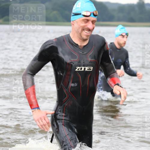 23.06.2024 - Viking Triathlon H.Heesch http://msf.ph/oto/6344537 23.06.2024 10:39:11 Schwimmen 26, 140, 383, 389, 415, 544 meine-sportfotos.de