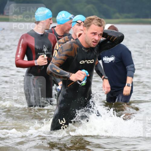 23.06.2024 - Viking Triathlon H.Heesch http://msf.ph/oto/6344545 23.06.2024 10:39:16 Schwimmen 26, 140, 383, 389, 415, 435 meine-sportfotos.de