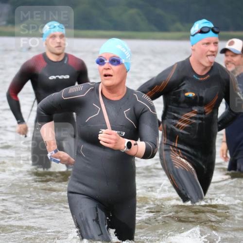 23.06.2024 - Viking Triathlon H.Heesch http://msf.ph/oto/6344558 23.06.2024 10:39:21 Schwimmen 26, 131, 194, 389, 405, 427, 435 meine-sportfotos.de