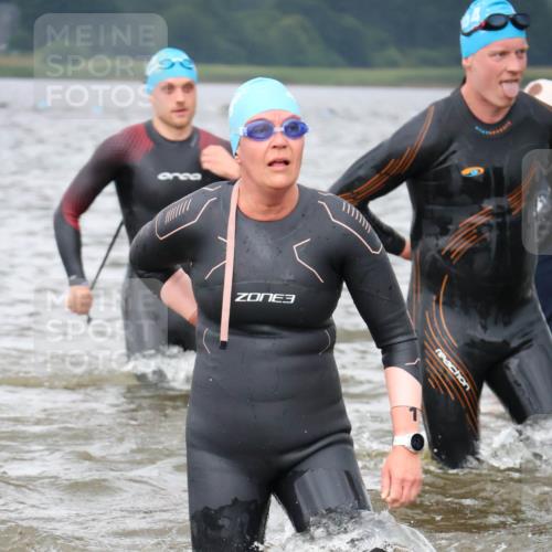 23.06.2024 - Viking Triathlon H.Heesch http://msf.ph/oto/6344560 23.06.2024 10:39:22 Schwimmen 26, 131, 194, 389, 405, 427, 435 meine-sportfotos.de