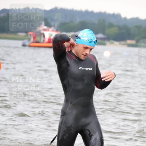 23.06.2024 - Viking Triathlon H.Heesch http://msf.ph/oto/6344569 23.06.2024 10:39:27 Schwimmen 40, 68, 131, 194, 405, 427, 435 meine-sportfotos.de