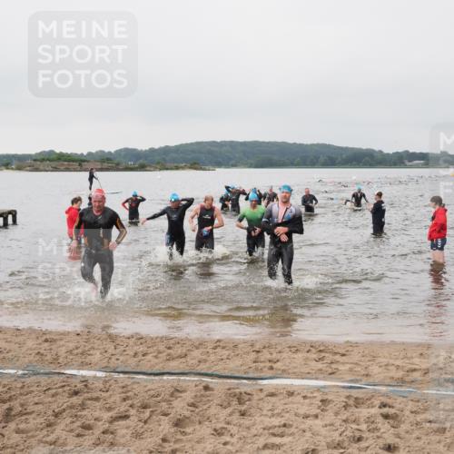 23.06.2024 - Viking Triathlon MichiJ http://msf.ph/oto/6344589 23.06.2024 10:36:01 Schwimmen 11, 42, 300, 312, 327, 517, 549, 655 meine-sportfotos.de