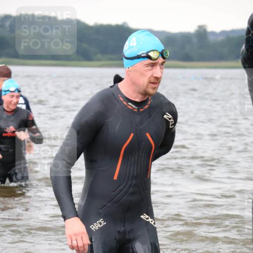 23.06.2024 - Viking Triathlon H.Heesch http://msf.ph/oto/6344591 23.06.2024 10:39:49 Schwimmen 33, 36, 91, 193, 319, 535 meine-sportfotos.de