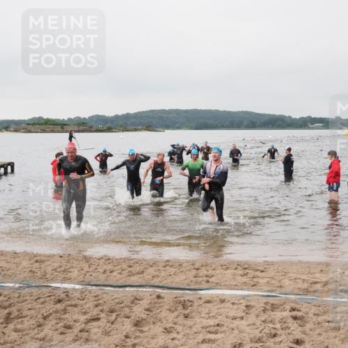 23.06.2024 - Viking Triathlon MichiJ http://msf.ph/oto/6344592 23.06.2024 10:36:01 Schwimmen 11, 42, 300, 312, 327, 517, 549, 655 meine-sportfotos.de