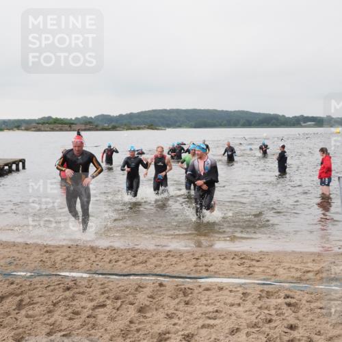 23.06.2024 - Viking Triathlon MichiJ http://msf.ph/oto/6344595 23.06.2024 10:36:02 Schwimmen 11, 42, 300, 312, 327, 517, 549, 655 meine-sportfotos.de