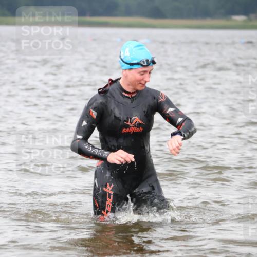 23.06.2024 - Viking Triathlon H.Heesch http://msf.ph/oto/6344596 23.06.2024 10:39:52 Schwimmen 33, 36, 193, 319, 535 meine-sportfotos.de