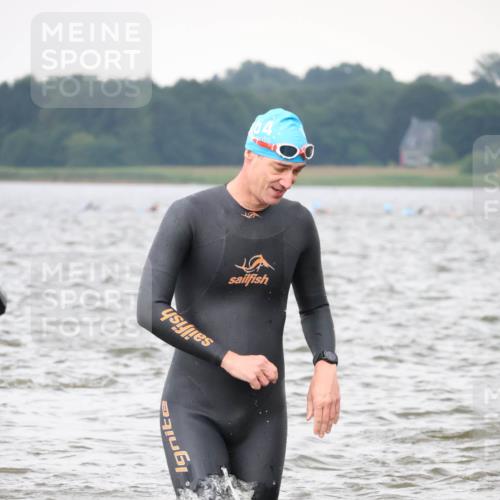 23.06.2024 - Viking Triathlon H.Heesch http://msf.ph/oto/6344599 23.06.2024 10:39:54 Schwimmen 33, 36, 193, 296, 319, 535 meine-sportfotos.de