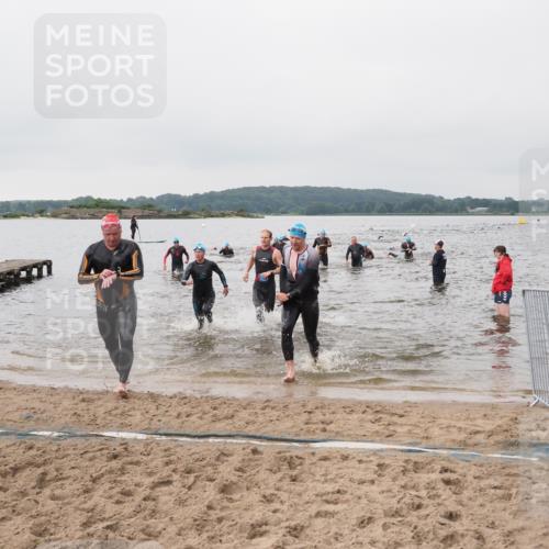 23.06.2024 - Viking Triathlon MichiJ http://msf.ph/oto/6344600 23.06.2024 10:36:02 Schwimmen 11, 42, 300, 312, 327, 517, 549, 655 meine-sportfotos.de