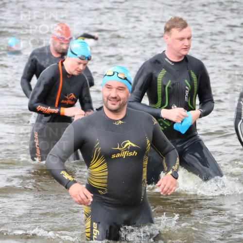 23.06.2024 - Viking Triathlon H.Heesch http://msf.ph/oto/6344601 23.06.2024 10:40:00 Schwimmen 24, 36, 204, 296 meine-sportfotos.de