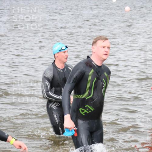 23.06.2024 - Viking Triathlon H.Heesch http://msf.ph/oto/6344610 23.06.2024 10:40:09 Schwimmen 24, 136, 204, 214, 230, 648 meine-sportfotos.de