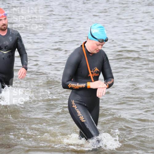 23.06.2024 - Viking Triathlon H.Heesch http://msf.ph/oto/6344615 23.06.2024 10:40:10 Schwimmen 24, 136, 204, 214, 230, 648 meine-sportfotos.de