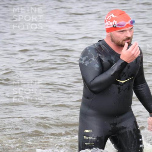 23.06.2024 - Viking Triathlon H.Heesch http://msf.ph/oto/6344622 23.06.2024 10:40:12 Schwimmen 24, 136, 204, 214, 230, 355, 648 meine-sportfotos.de