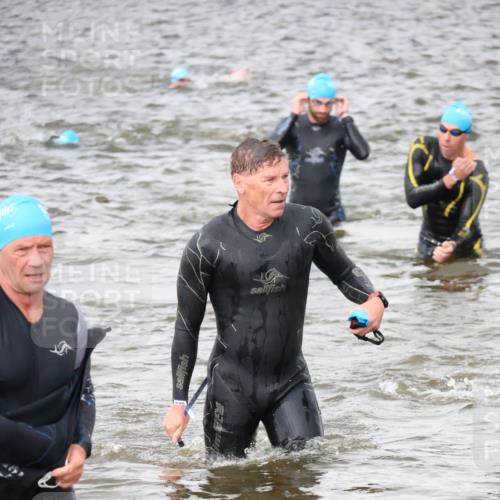 23.06.2024 - Viking Triathlon H.Heesch http://msf.ph/oto/6344646 23.06.2024 10:40:20 Schwimmen 146, 355, 374, 445, 484, 648 meine-sportfotos.de