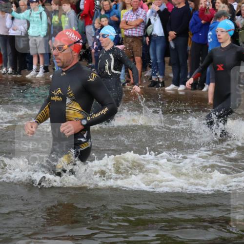 23.06.2024 - Viking Triathlon H.Heesch http://msf.ph/oto/6344678 23.06.2024 10:06:40 Schwimmen 45, 147, 170, 207, 244, 252, 356, 444, 448, 476, 633, 634, 635 meine-sportfotos.de