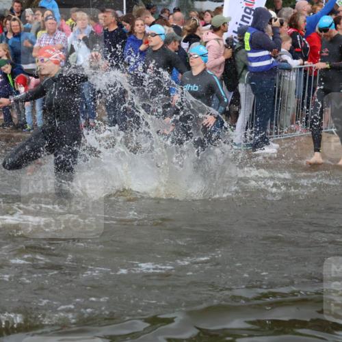 23.06.2024 - Viking Triathlon H.Heesch http://msf.ph/oto/6344695 23.06.2024 10:06:41 Schwimmen 45, 147, 170, 207, 244, 252, 356, 448, 476, 633, 634, 635 meine-sportfotos.de