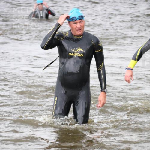 23.06.2024 - Viking Triathlon H.Heesch http://msf.ph/oto/6344726 23.06.2024 10:41:06 Schwimmen 90, 135, 167, 180, 344, 367, 449, 450, 634 meine-sportfotos.de