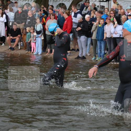 23.06.2024 - Viking Triathlon H.Heesch http://msf.ph/oto/6344731 23.06.2024 10:06:47 Schwimmen 45, 49, 109, 165, 170, 222, 243, 244, 281, 356, 418, 439, 448, 519, 536, 635 meine-sportfotos.de