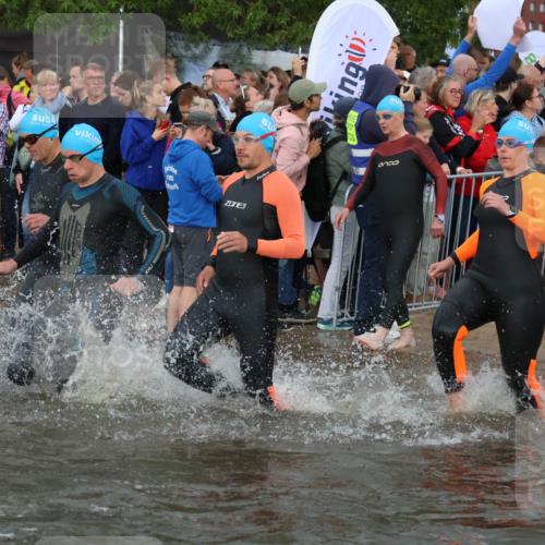 23.06.2024 - Viking Triathlon H.Heesch http://msf.ph/oto/6344740 23.06.2024 10:06:49 Schwimmen 45, 49, 109, 156, 165, 170, 222, 243, 244, 281, 356, 391, 418, 439, 448, 519, 536, 635 meine-sportfotos.de