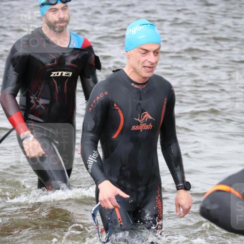 23.06.2024 - Viking Triathlon H.Heesch http://msf.ph/oto/6344741 23.06.2024 10:41:11 Schwimmen 38, 90, 135, 138, 167, 288, 344, 367, 450, 512, 634 meine-sportfotos.de