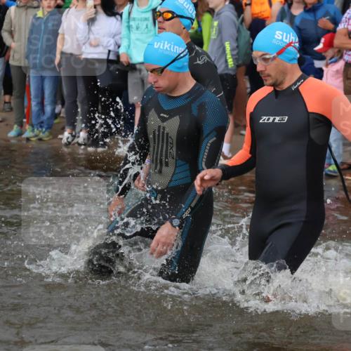 23.06.2024 - Viking Triathlon H.Heesch http://msf.ph/oto/6344748 23.06.2024 10:06:50 Schwimmen 49, 109, 156, 165, 222, 243, 281, 356, 391, 418, 439, 448, 519, 536 meine-sportfotos.de