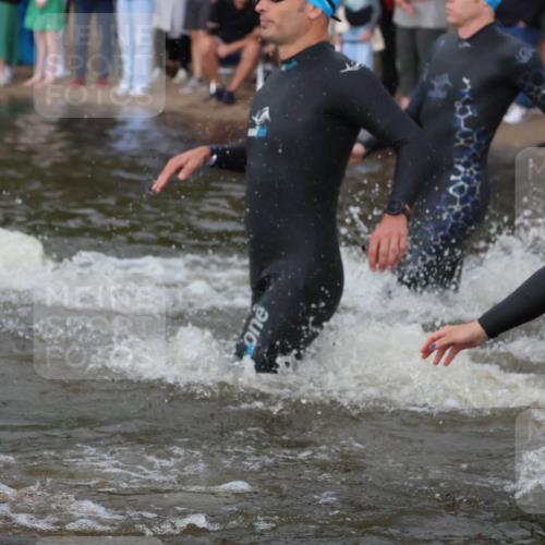 23.06.2024 - Viking Triathlon H.Heesch http://msf.ph/oto/6344769 23.06.2024 10:06:54 Schwimmen 19, 49, 79, 109, 156, 165, 221, 222, 243, 281, 341, 384, 391, 418, 439, 519, 536, 602 meine-sportfotos.de