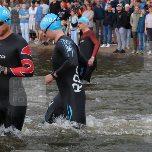23.06.2024 - Viking Triathlon H.Heesch http://msf.ph/oto/6344790 23.06.2024 10:06:57 Schwimmen 19, 79, 109, 156, 165, 221, 281, 341, 384, 391, 439, 526, 547, 602 meine-sportfotos.de