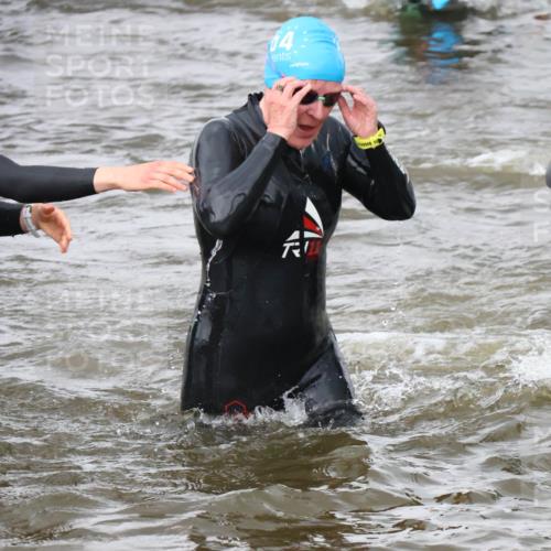 23.06.2024 - Viking Triathlon H.Heesch http://msf.ph/oto/6344791 23.06.2024 10:41:34 Schwimmen 15, 82, 161, 250, 419, 455, 553 meine-sportfotos.de