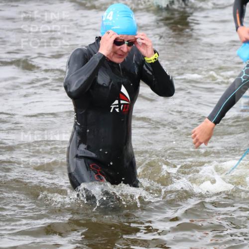 23.06.2024 - Viking Triathlon H.Heesch http://msf.ph/oto/6344793 23.06.2024 10:41:34 Schwimmen 15, 82, 161, 250, 419, 455, 553 meine-sportfotos.de