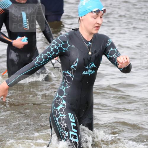 23.06.2024 - Viking Triathlon H.Heesch http://msf.ph/oto/6344802 23.06.2024 10:41:36 Schwimmen 15, 82, 161, 250, 419, 455, 553 meine-sportfotos.de