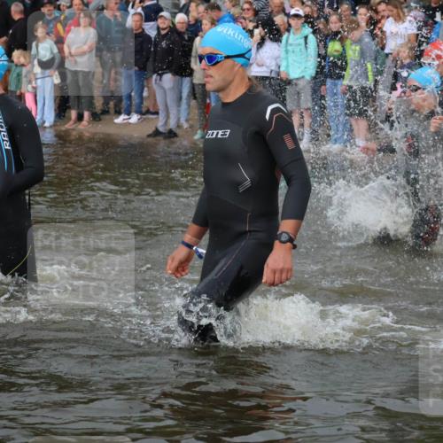 23.06.2024 - Viking Triathlon H.Heesch http://msf.ph/oto/6344824 23.06.2024 10:07:03 Schwimmen 19, 79, 80, 221, 241, 325, 341, 346, 384, 441, 479, 513, 525, 526, 547, 602, 615, 647 meine-sportfotos.de