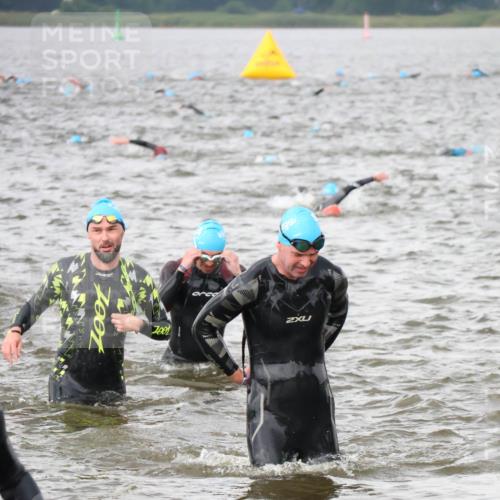 23.06.2024 - Viking Triathlon H.Heesch http://msf.ph/oto/6344829 23.06.2024 10:41:51 Schwimmen 171, 251, 287 meine-sportfotos.de