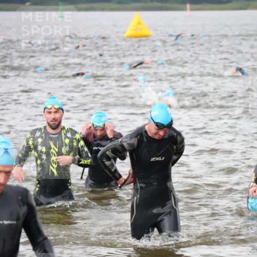 23.06.2024 - Viking Triathlon H.Heesch http://msf.ph/oto/6344832 23.06.2024 10:41:51 Schwimmen 171, 251, 287 meine-sportfotos.de
