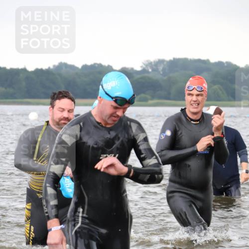 23.06.2024 - Viking Triathlon H.Heesch http://msf.ph/oto/6344839 23.06.2024 10:42:00 Schwimmen 133, 171, 437, 647 meine-sportfotos.de