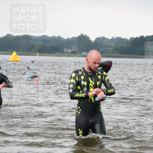 23.06.2024 - Viking Triathlon H.Heesch http://msf.ph/oto/6344844 23.06.2024 10:42:01 Schwimmen 133, 171, 437, 522, 647 meine-sportfotos.de
