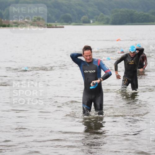 23.06.2024 - Viking Triathlon MichiJ http://msf.ph/oto/6344847 23.06.2024 10:36:39 Schwimmen 275 meine-sportfotos.de