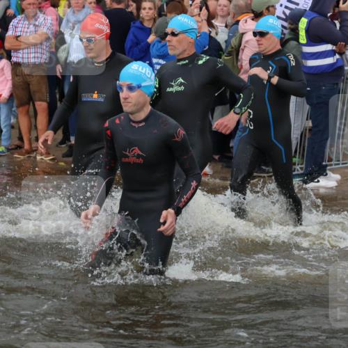 23.06.2024 - Viking Triathlon H.Heesch http://msf.ph/oto/6344853 23.06.2024 10:07:08 Schwimmen 80, 121, 169, 241, 285, 325, 346, 376, 380, 441, 479, 513, 525, 526, 547, 615, 631, 647 meine-sportfotos.de
