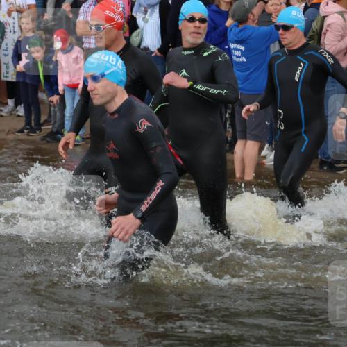 23.06.2024 - Viking Triathlon H.Heesch http://msf.ph/oto/6344855 23.06.2024 10:07:08 Schwimmen 80, 121, 169, 241, 285, 325, 346, 376, 380, 441, 479, 513, 525, 526, 547, 615, 631, 647 meine-sportfotos.de