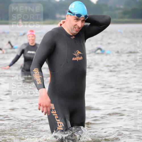 23.06.2024 - Viking Triathlon H.Heesch http://msf.ph/oto/6344870 23.06.2024 10:42:15 Schwimmen 27, 93, 210, 271, 320, 321, 497, 522 meine-sportfotos.de