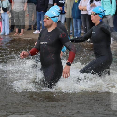 23.06.2024 - Viking Triathlon H.Heesch http://msf.ph/oto/6344887 23.06.2024 10:07:23 Schwimmen 57, 85, 92, 159, 179, 213, 248, 272, 315, 357, 399, 406, 411, 540, 612, 629, 630 meine-sportfotos.de