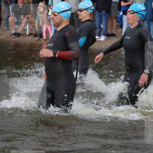 23.06.2024 - Viking Triathlon H.Heesch http://msf.ph/oto/6344891 23.06.2024 10:07:23 Schwimmen 57, 85, 92, 159, 179, 213, 248, 272, 315, 357, 399, 406, 411, 540, 612, 629, 630 meine-sportfotos.de