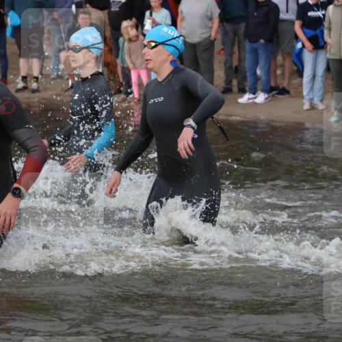 23.06.2024 - Viking Triathlon H.Heesch http://msf.ph/oto/6344894 23.06.2024 10:07:24 Schwimmen 57, 85, 92, 159, 179, 213, 248, 272, 315, 357, 399, 406, 411, 540, 612, 629, 630 meine-sportfotos.de