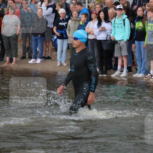 23.06.2024 - Viking Triathlon H.Heesch http://msf.ph/oto/6344901 23.06.2024 10:07:25 Schwimmen 57, 85, 92, 159, 179, 213, 248, 315, 357, 399, 406, 411, 540, 612, 629, 630 meine-sportfotos.de