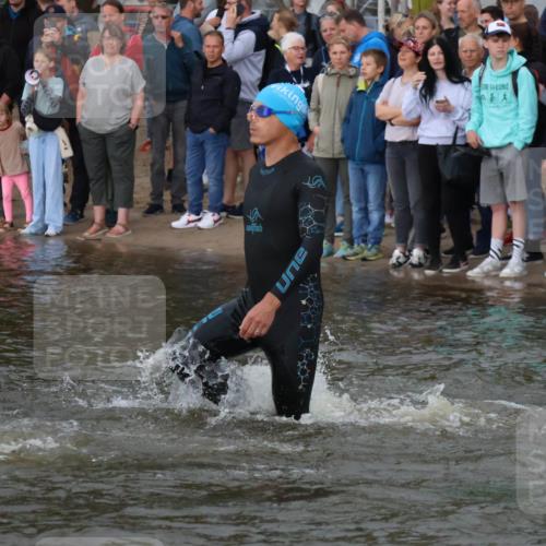 23.06.2024 - Viking Triathlon H.Heesch http://msf.ph/oto/6344906 23.06.2024 10:07:26 Schwimmen 57, 85, 92, 159, 179, 213, 248, 315, 411, 540, 629 meine-sportfotos.de
