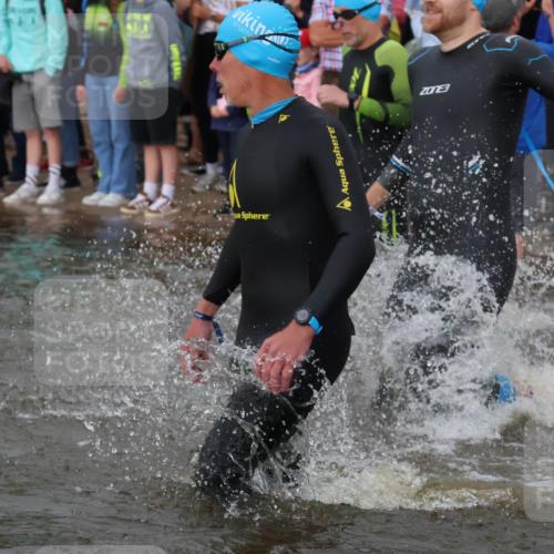 23.06.2024 - Viking Triathlon H.Heesch http://msf.ph/oto/6344909 23.06.2024 10:07:27 Schwimmen 56, 57, 85, 92, 159, 179, 213, 227, 248, 315, 333, 411, 540, 609, 629, 637 meine-sportfotos.de