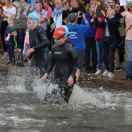 23.06.2024 - Viking Triathlon H.Heesch http://msf.ph/oto/6344911 23.06.2024 10:07:28 Schwimmen 56, 57, 85, 92, 159, 179, 213, 227, 248, 315, 333, 411, 540, 609, 629, 637 meine-sportfotos.de