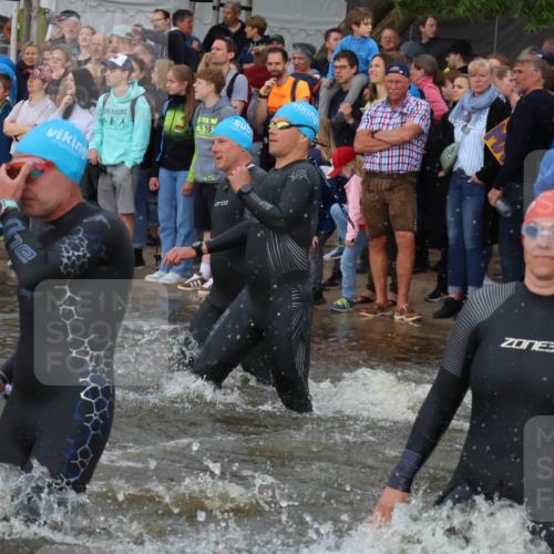 23.06.2024 - Viking Triathlon H.Heesch http://msf.ph/oto/6344972 23.06.2024 10:07:38 Schwimmen 47, 52, 56, 81, 154, 201, 227, 274, 333, 339, 379, 397, 504, 609, 625, 637 meine-sportfotos.de