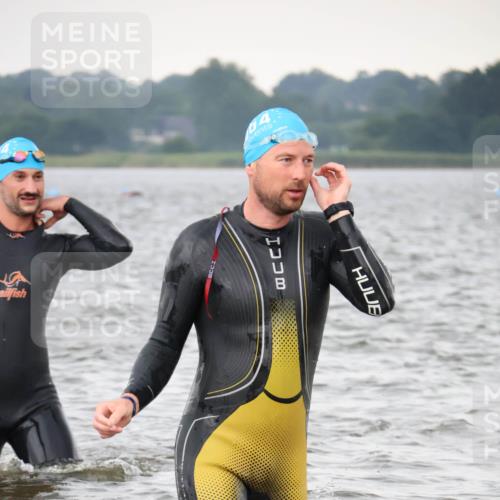 23.06.2024 - Viking Triathlon H.Heesch http://msf.ph/oto/6344987 23.06.2024 10:43:20 Schwimmen 187, 239, 268, 323, 392, 508 meine-sportfotos.de