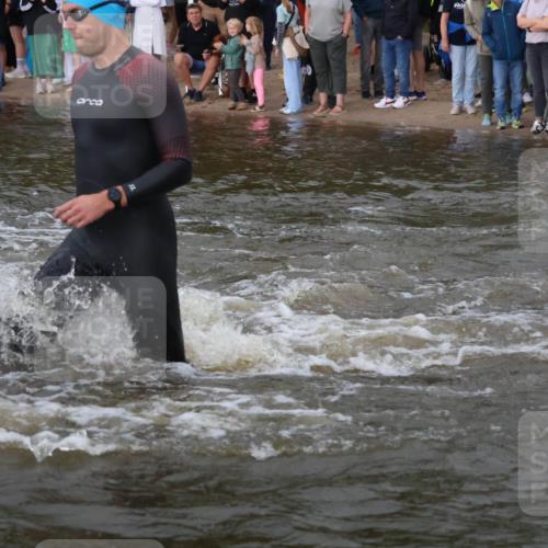 23.06.2024 - Viking Triathlon H.Heesch http://msf.ph/oto/6345009 23.06.2024 10:07:45 Schwimmen 47, 52, 154, 274, 339, 379, 397, 527 meine-sportfotos.de